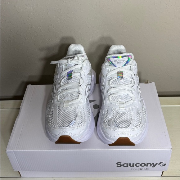 Saucony Grid NXT Originals  White Sneakers.Unisex NWBox Size 7.5Women 
Size 6Men - Picture 4 of 8